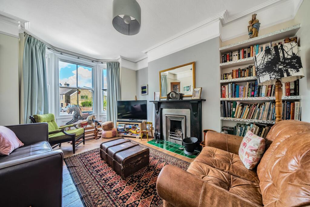 Living Room (2)