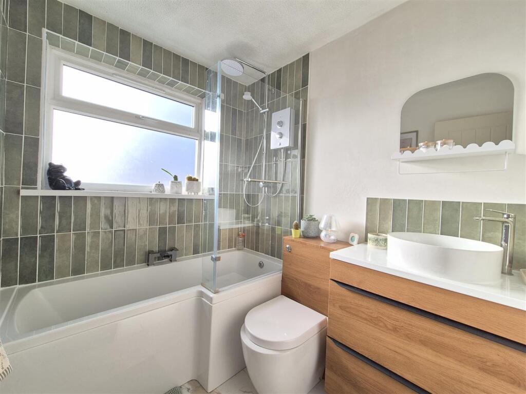 Contemporary Family Bathroom