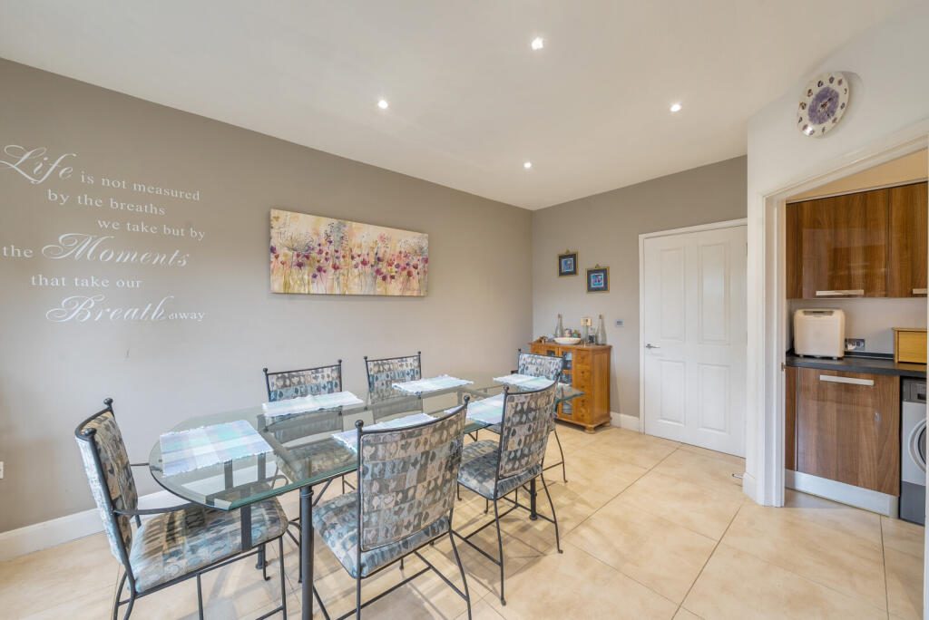 1294618-32-682dd6...