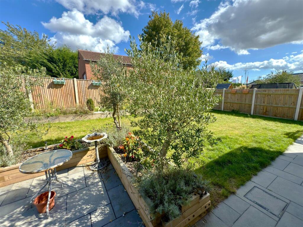 GARDEN.jpg