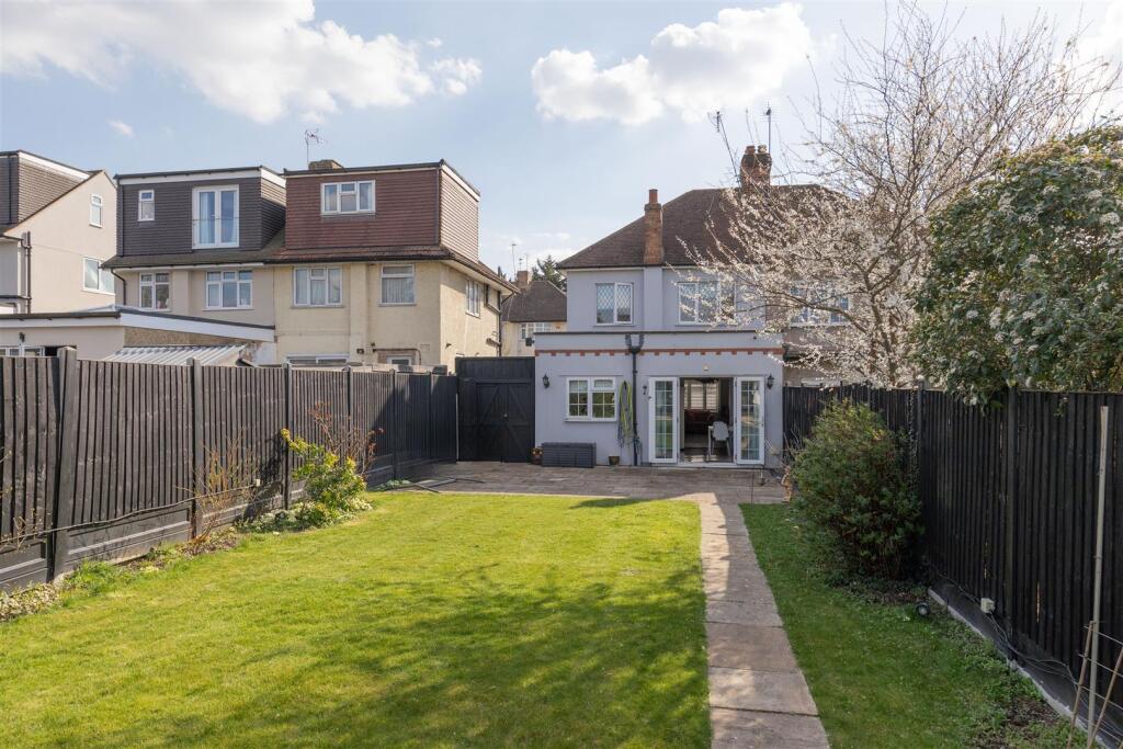Amesbury Drive E4