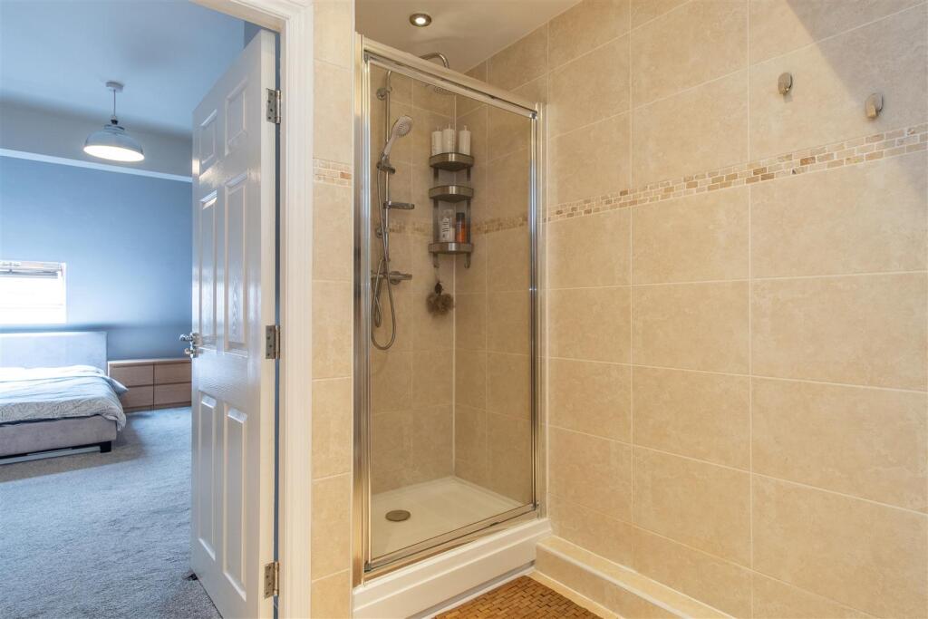 Master Ensuite