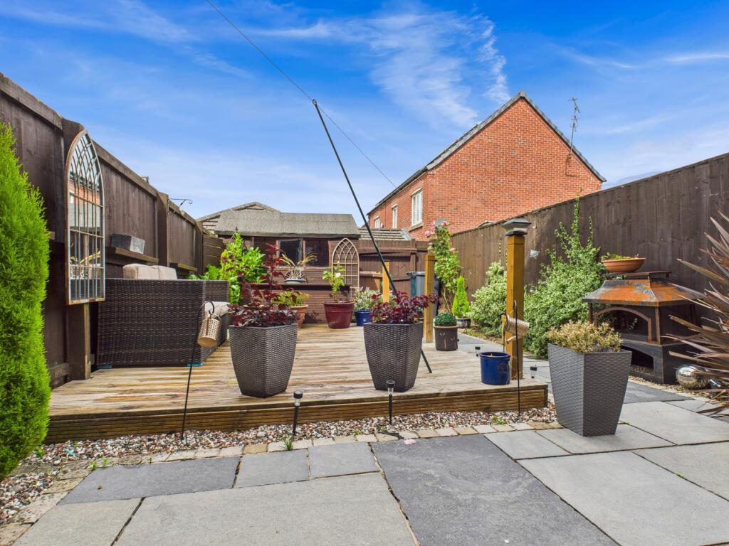 CAM03729G0-PR0088-STILL025