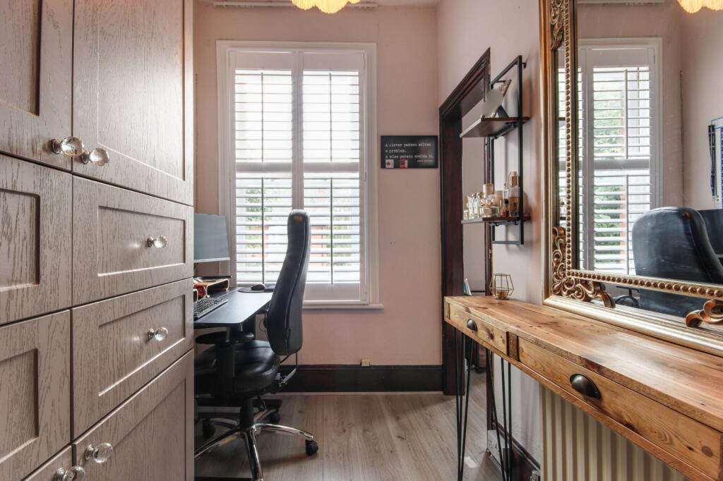 Office-Dressing Room