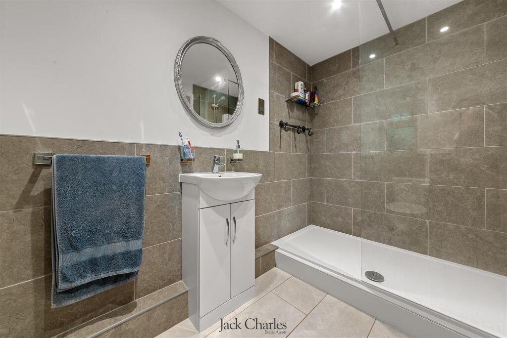 Curtis Stables 6.jpg