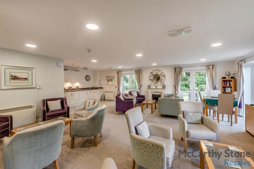 8663125-interior01.jpg