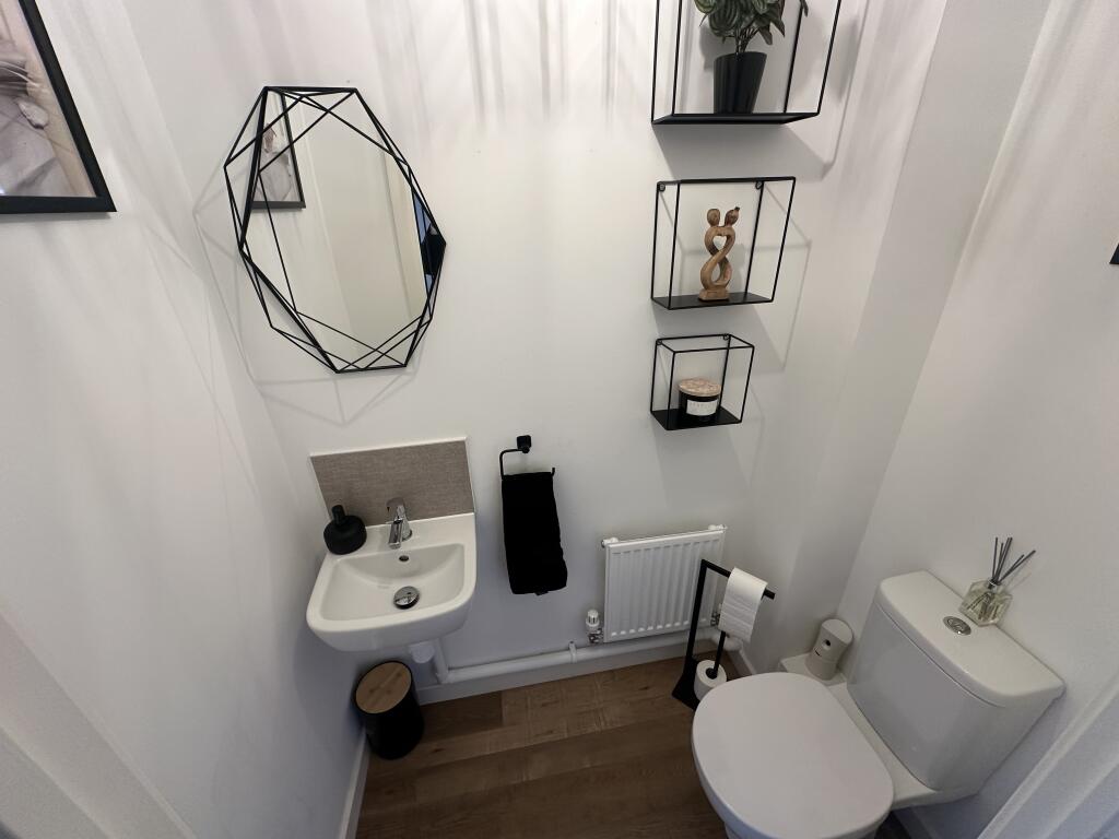 Cloakroom/wc