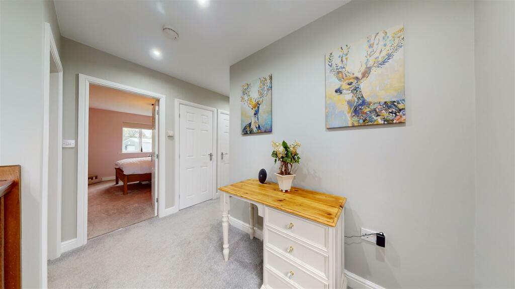 FIRST FLOOR LANDING