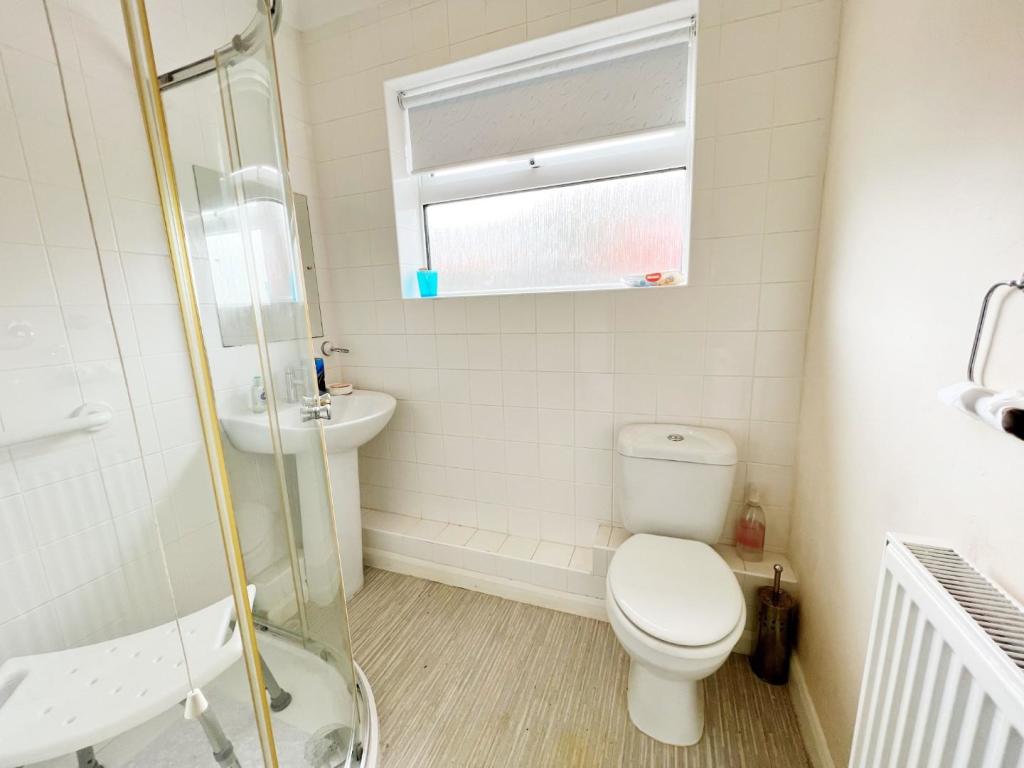 Shower Room.jpg