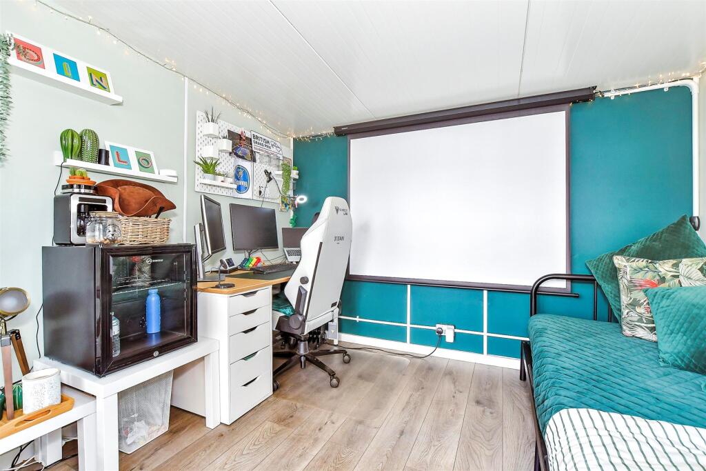 Workshop/Outbuildings