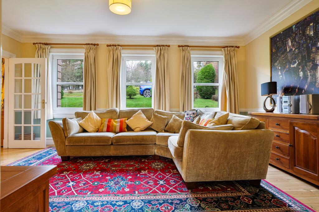 Sitting/Dining Room