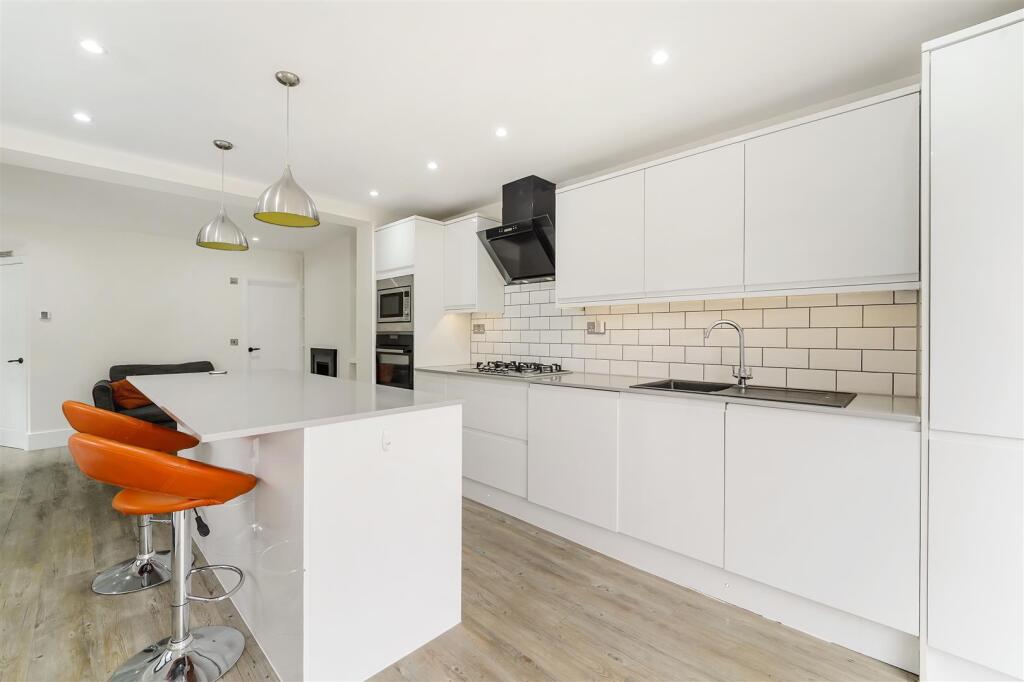 FERNDALE ROAD, 31 (11).jpg