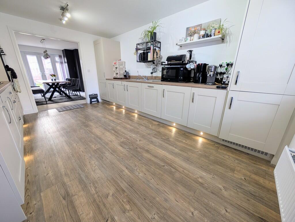 PXL_20251030_1332...