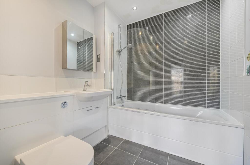 1357526-26-68cd28b10770f-ARW .jpg