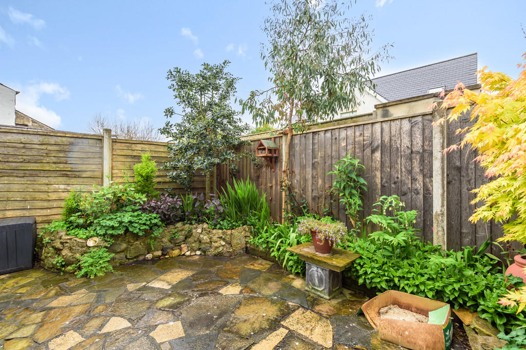 Rear garden/ pati...