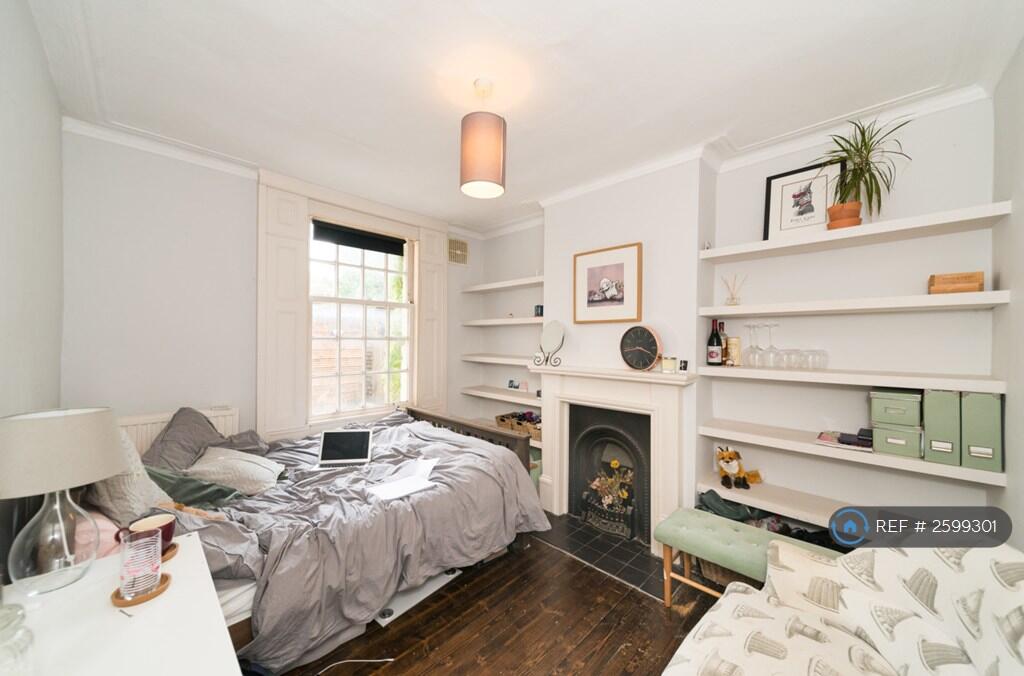 Downstairs Bedroom 2, Pic 1