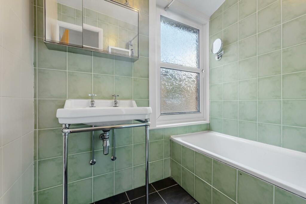 Bathroom.JPG