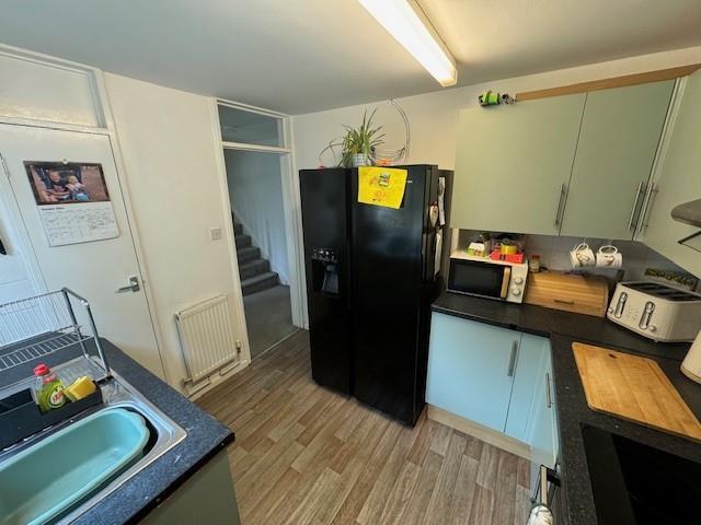 kitchen 2.jpg
