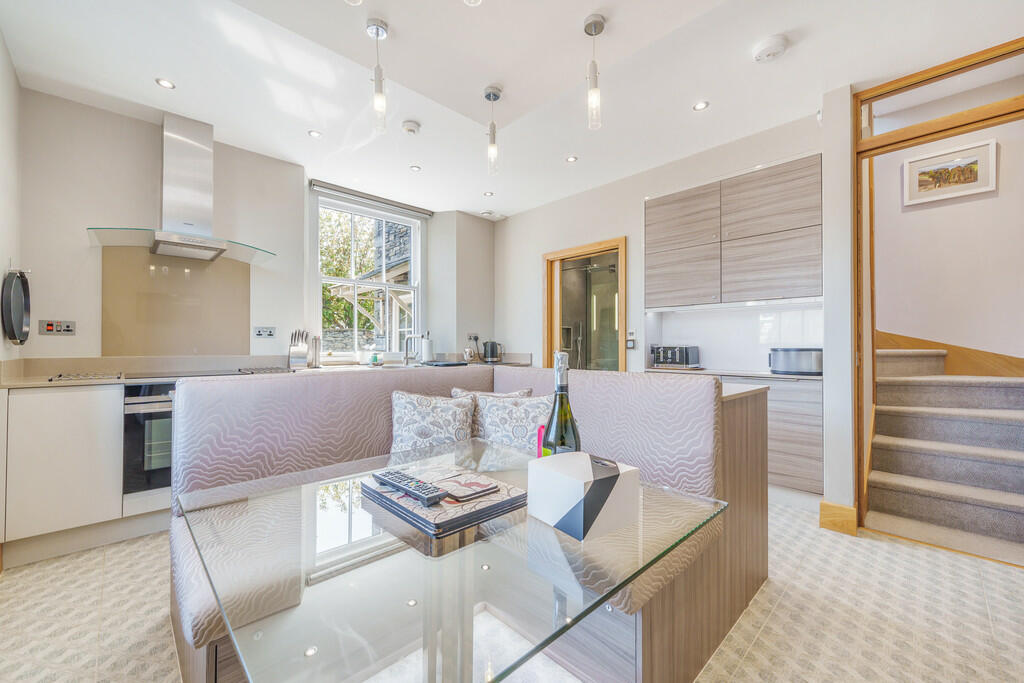 Kitchen/ Dining R...