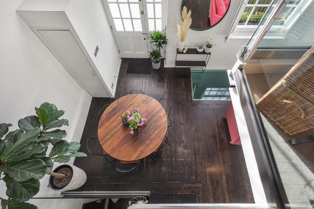Dining Area.jpg