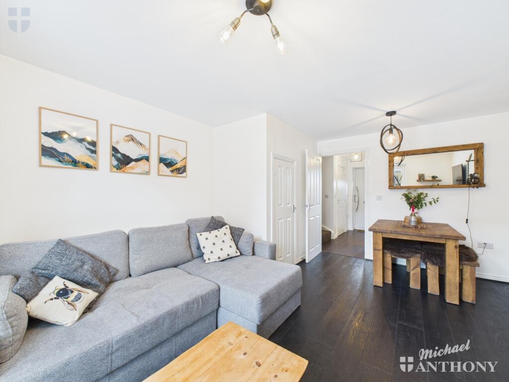 CAM03218G0-PR0587-STILL005