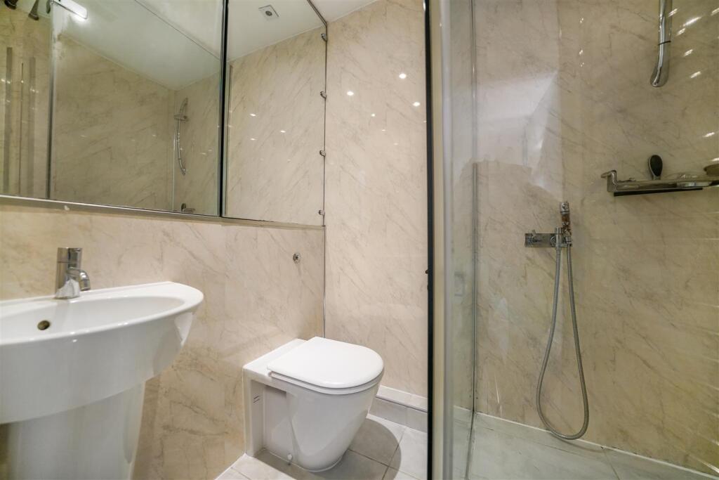 Flat Lg02, 32 Cock Lane - Kk129o3abFNpi3aVjoIO.jpg