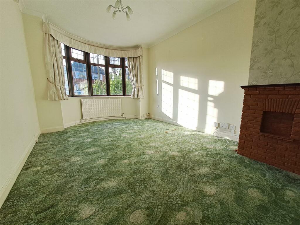 Extended Through Lounge/Diner