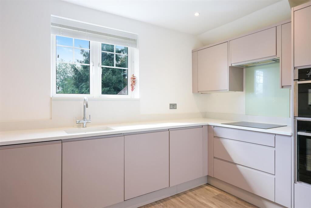 KINGSWOOD GRANGE, FLAT 24- (6).jpg