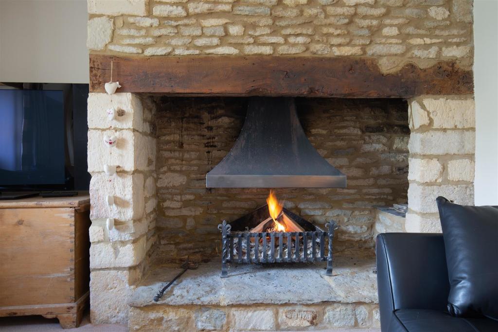 42 43 Down Ampney (print) 9.jpg
