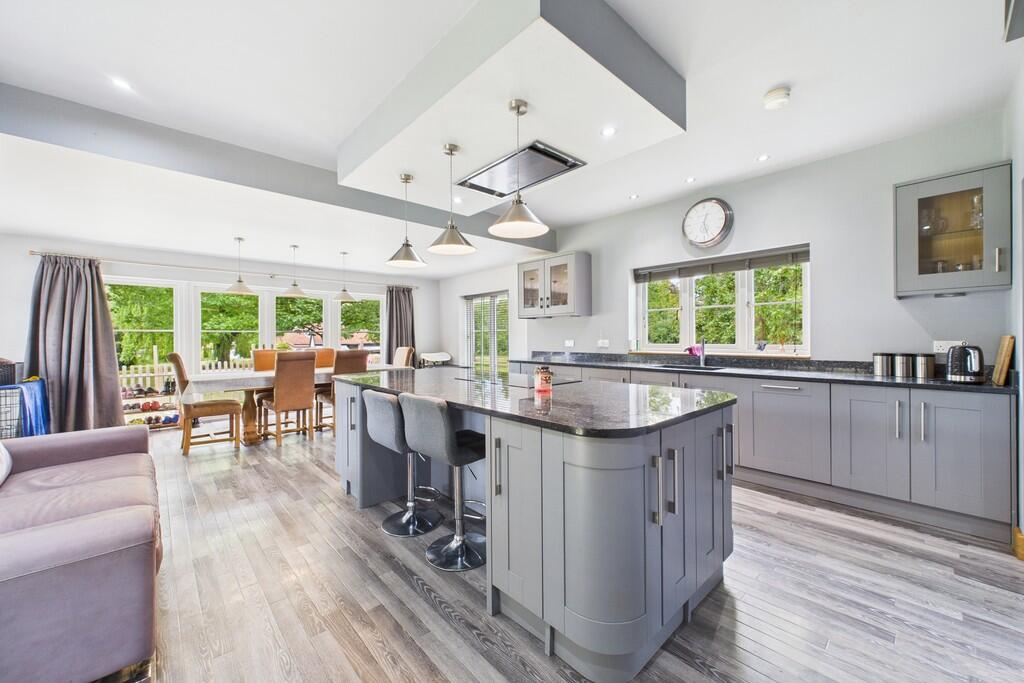 CAM01689G0-PR0472...