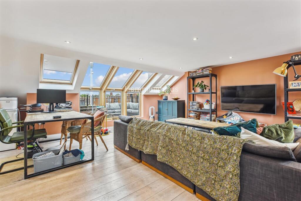 12-8bc990da-6ed0-4299-b9d8-a11f22cedf65GCHMF - Fla