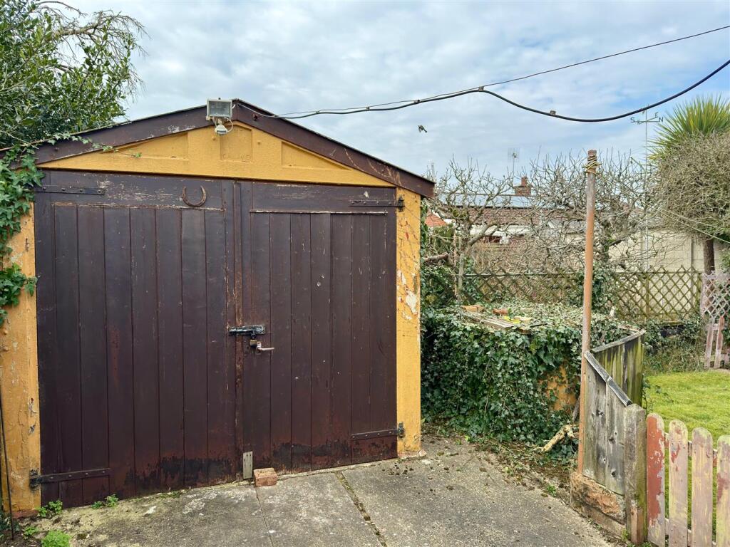 GARAGE.jpg