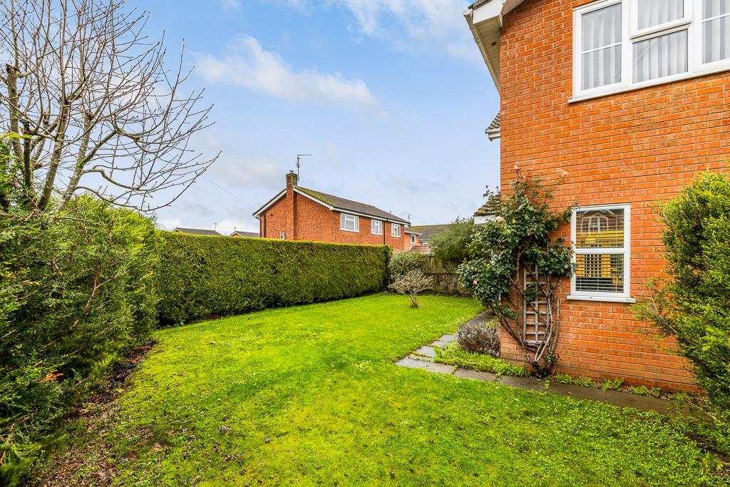 15 Meadway (Spalding)-11.jpg