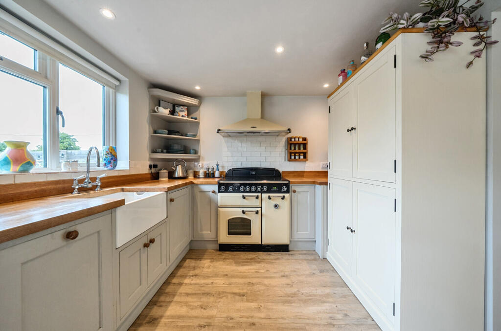 1329388-3-688b8d5...