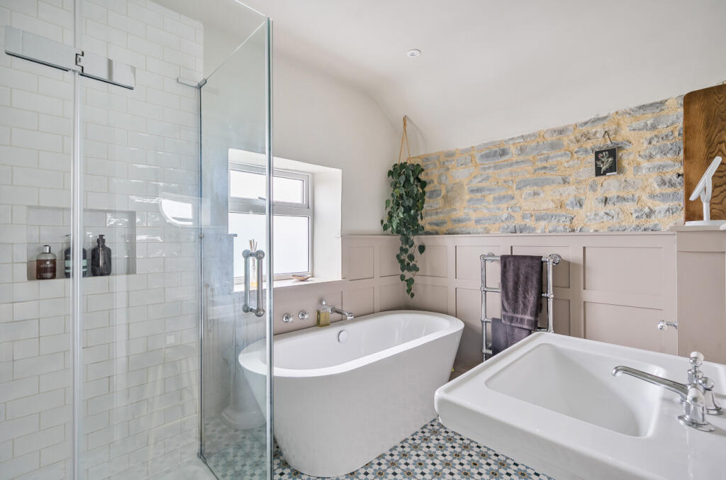 1356480-20-68cbff...