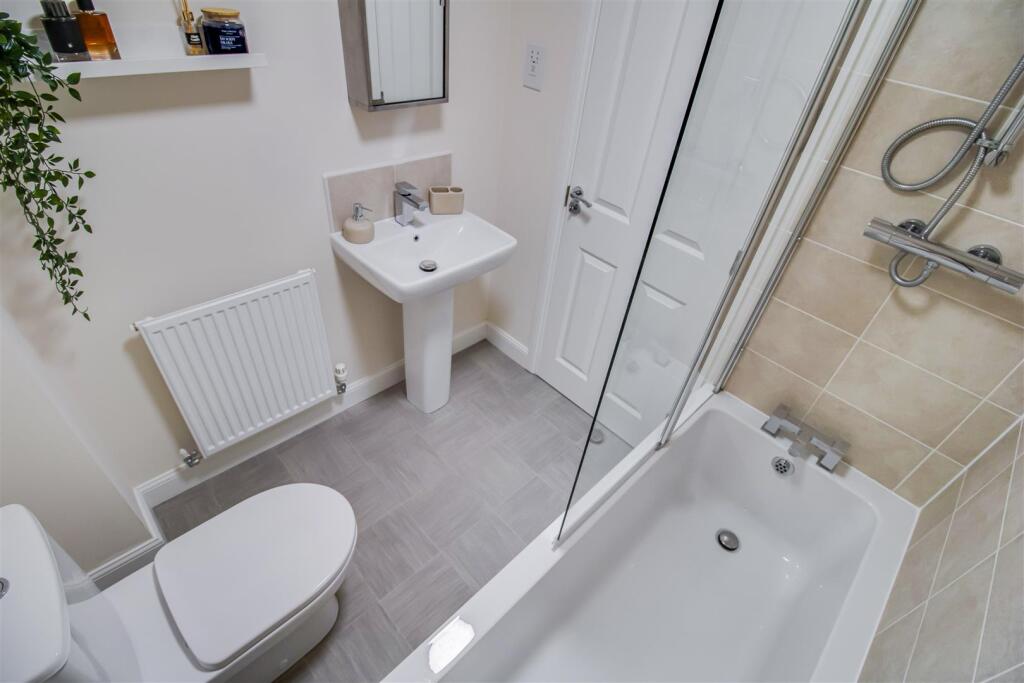 BATHROOM/W.C.