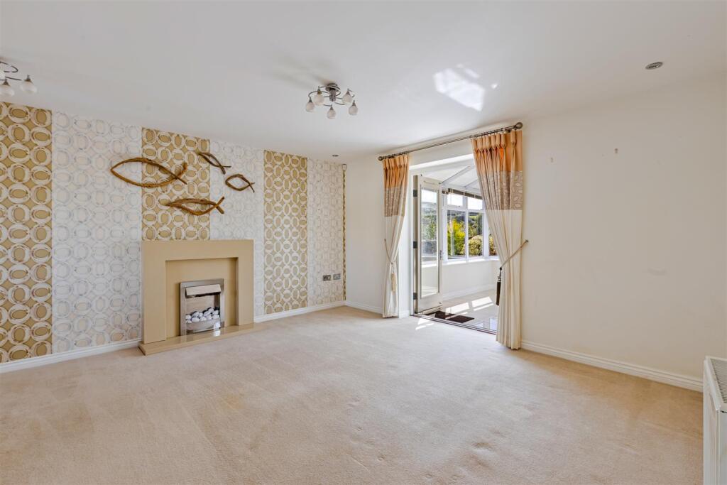 A06 - 4, Chillington, Helmers Way - 250908.jpg