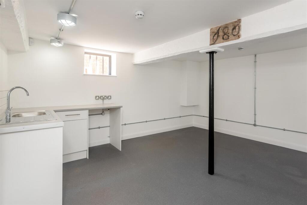 2&amp;3 Henley Street-5.jpg