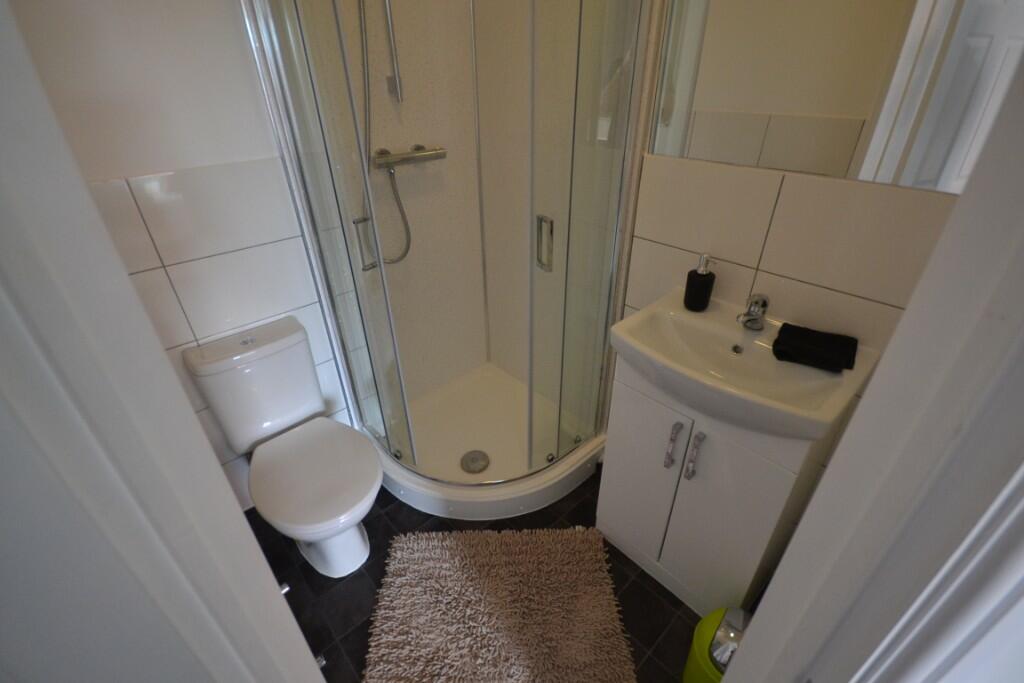 Bedroom 1 ensuite