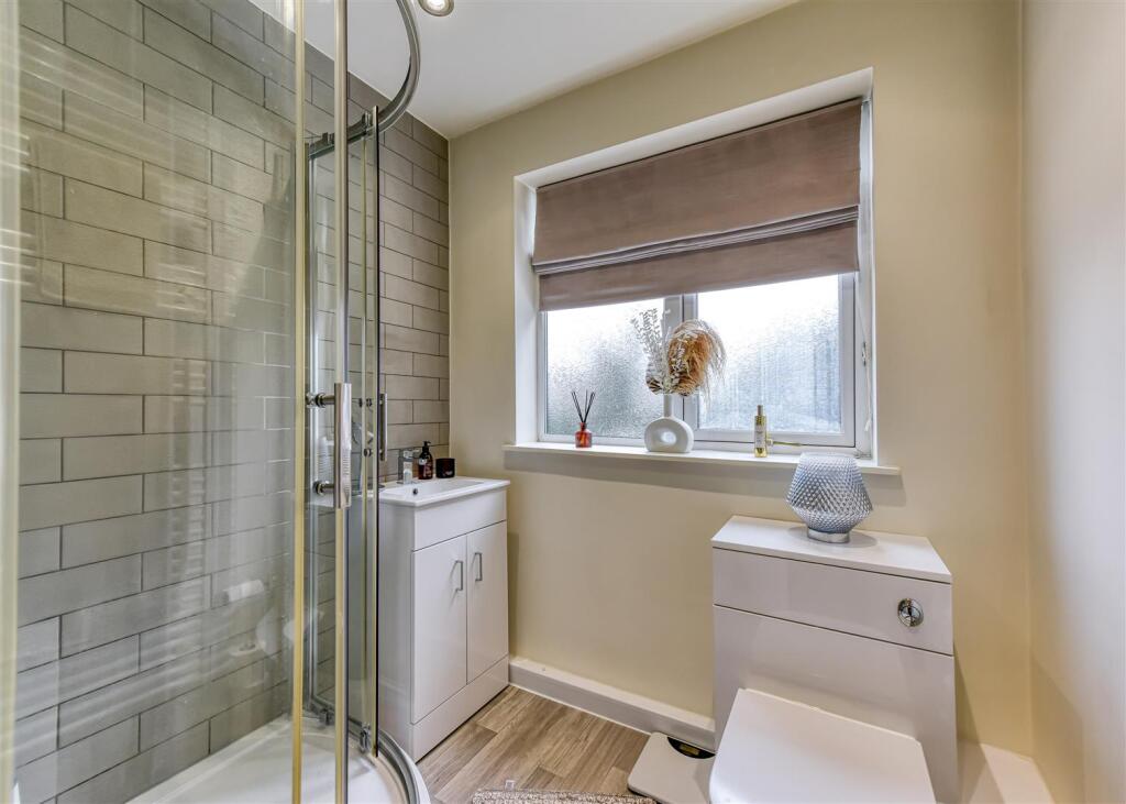 23 Glendale Close-shower room.jpg