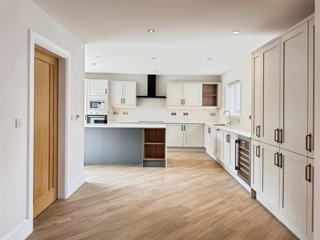 961fdd6a--408D-94A0-2670D6BE9585-13396-000009E485E