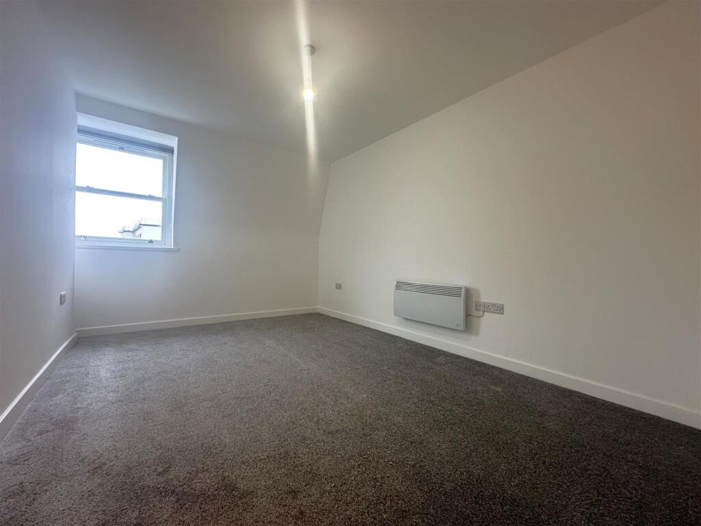 Bedroom 3 .jpg