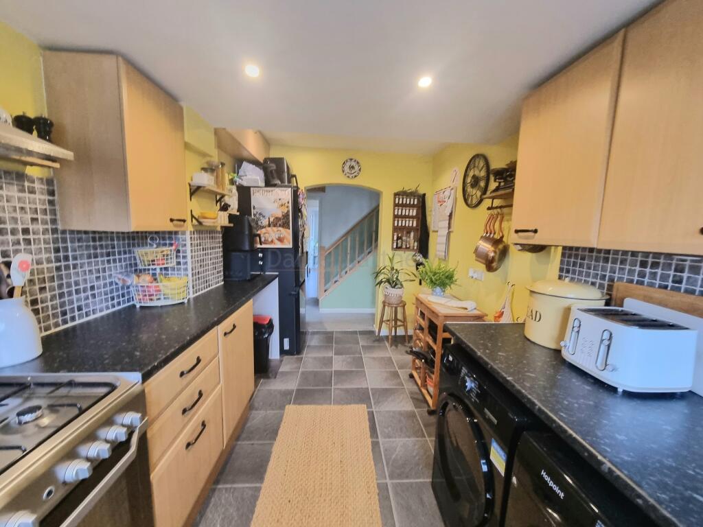 Kitchen/ Breakfast Room