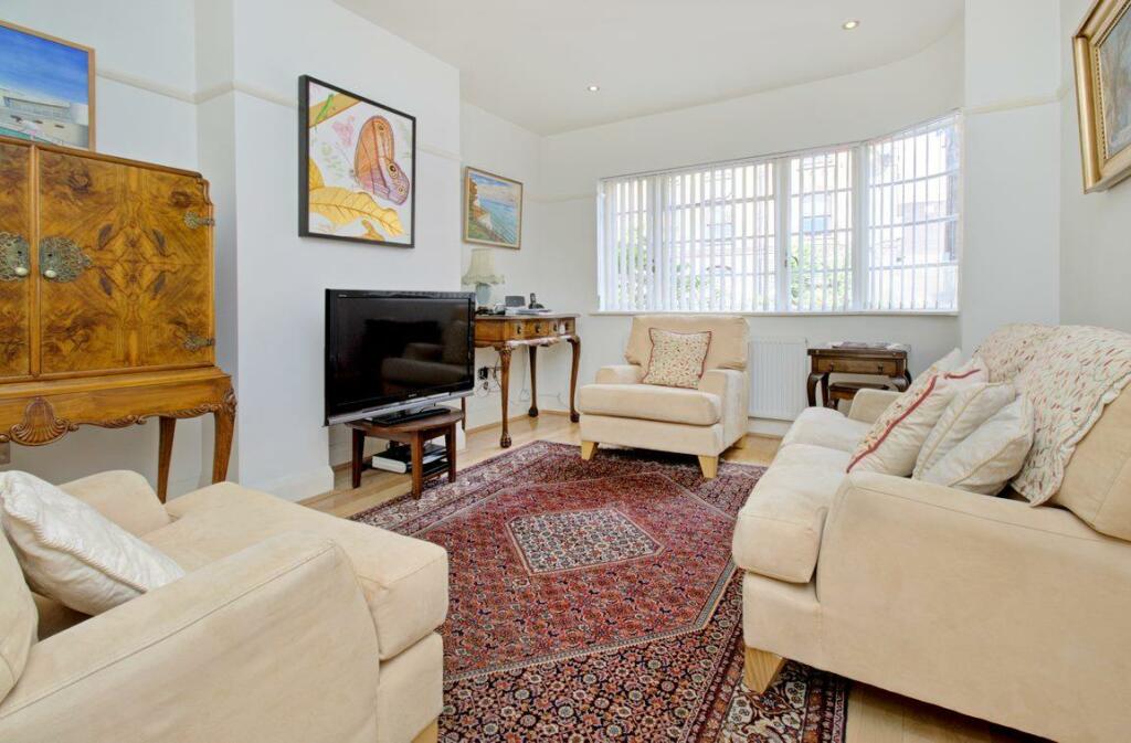 living room 4.jpg
