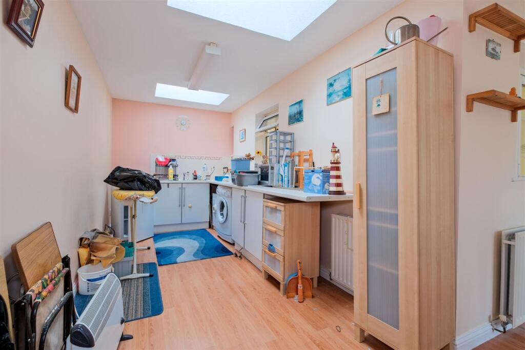 Wrap round extension