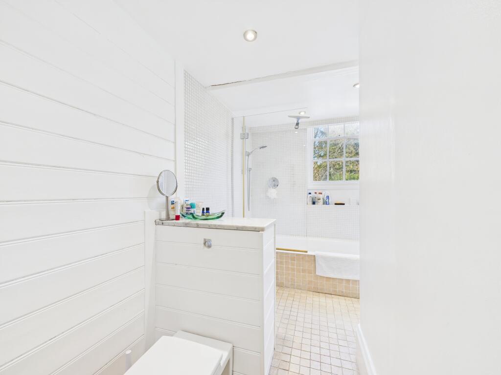 BATHROOM (4)