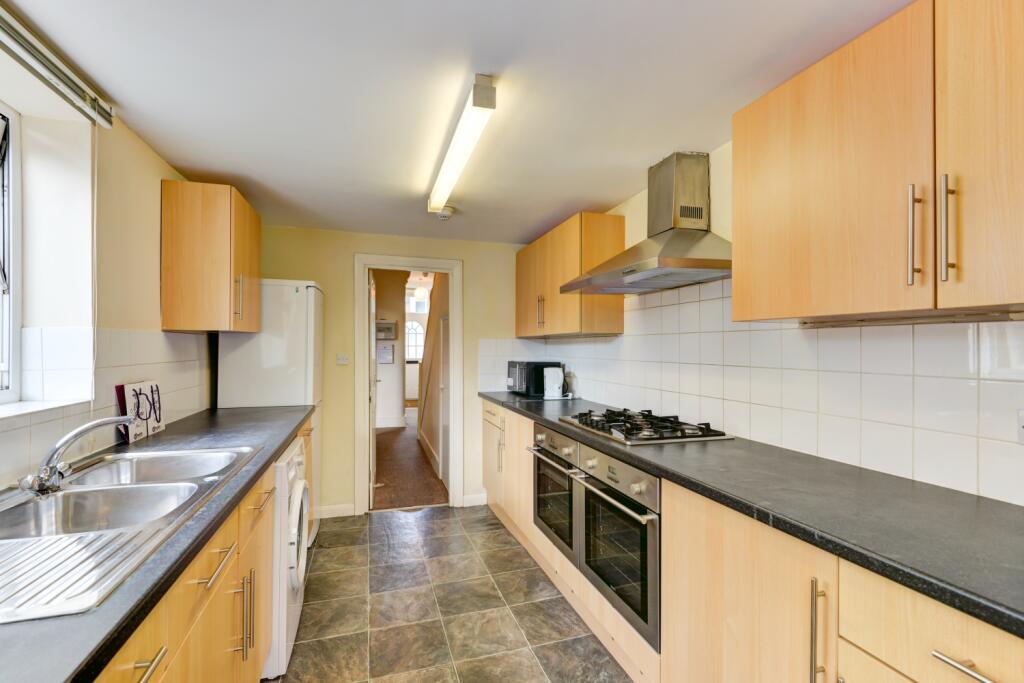 36 Beaconsfield Road-8