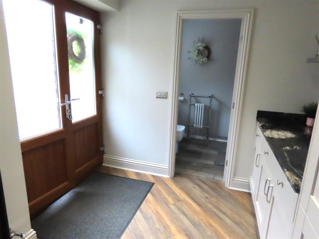 ADDITIONAL KITCHEN AREA