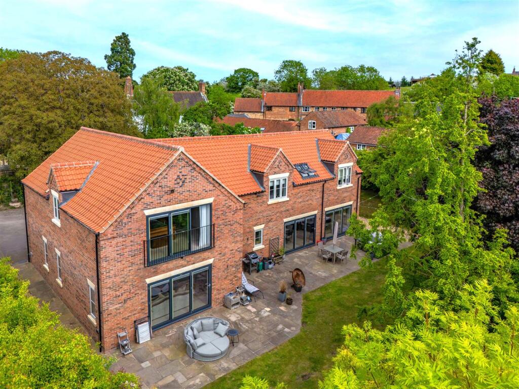 Fox House-light (2).jpg