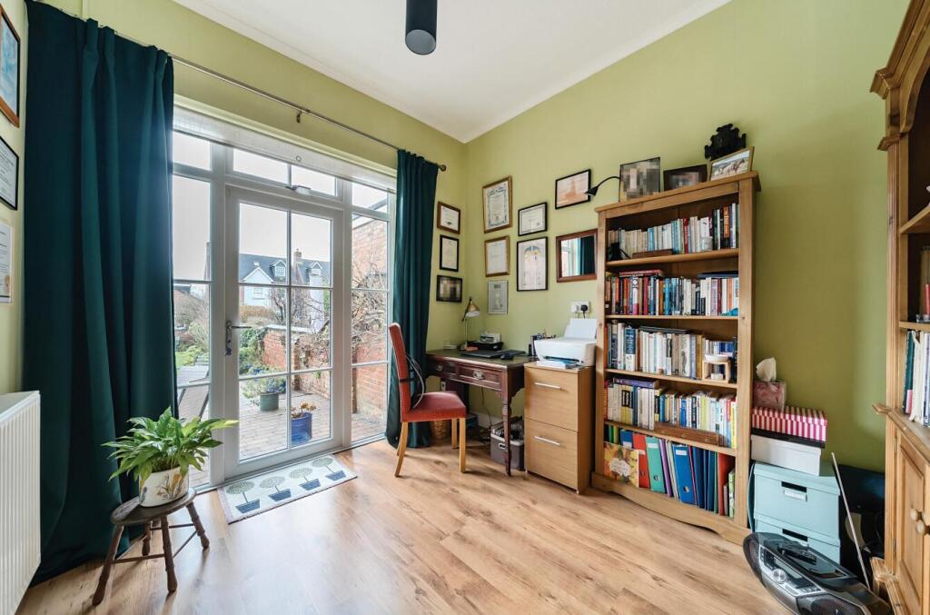 52 Hillmorton Road, Rugby